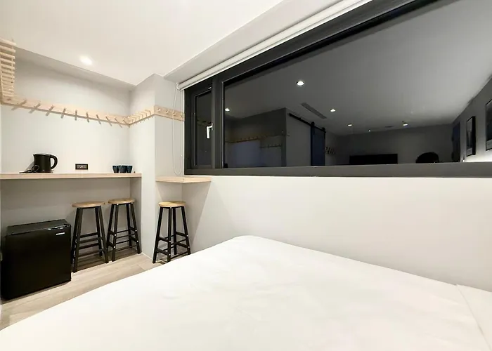 N2 Hotel