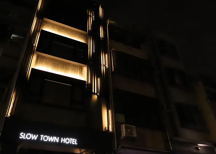 Slow Town Hotel-Glowing